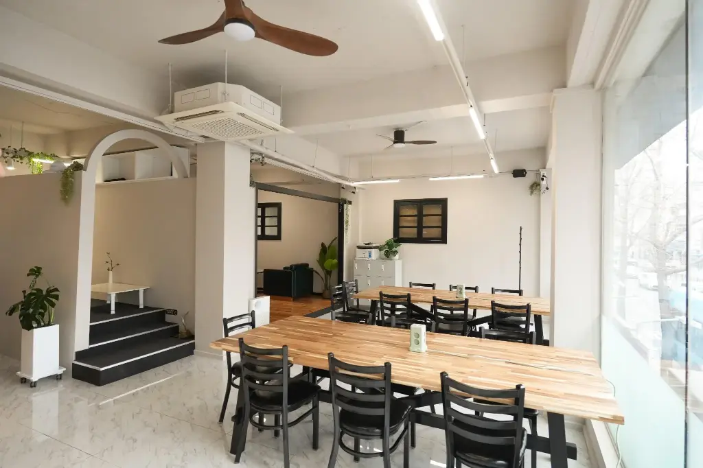Cafe/Lounge rental